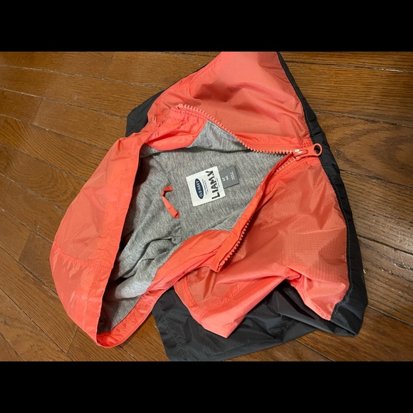 Old Navy raincoat size 4T ( over the head jacket ) like (NEW) great for the fall - Picture 2 of 5
